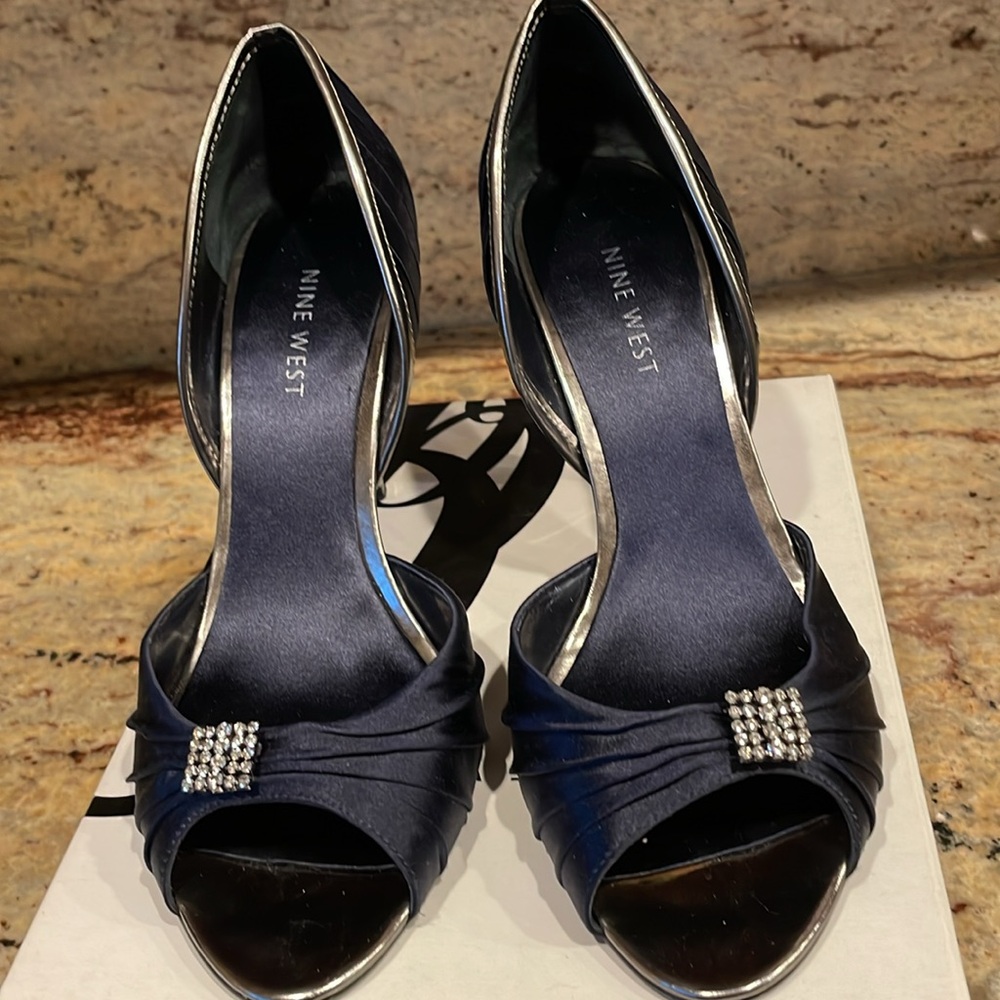 Nine West - Dressy blue and silver heels - Size 7 - Like New